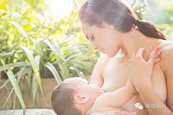 新生儿喂奶时容易睡着敲奶瓶,如何在喂奶时不让孩子睡着