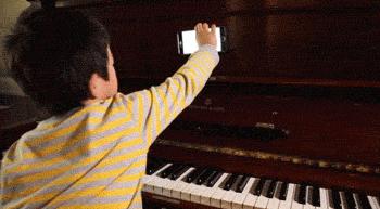 花200块钱买个手机壳有必要吗,手机壳和自拍杆一体的手机壳