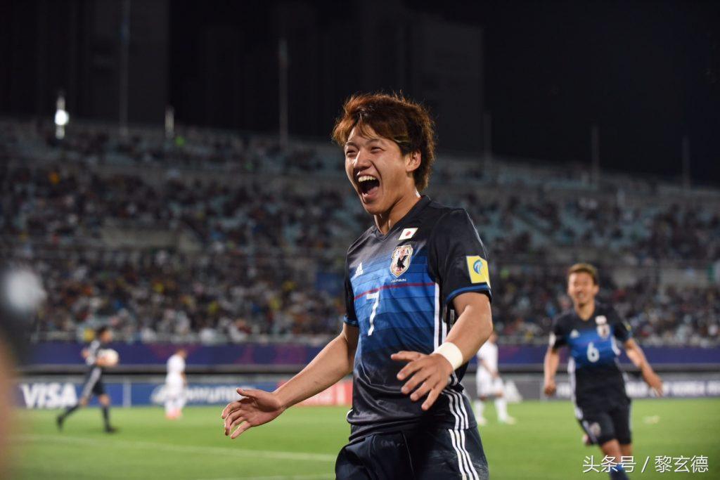 张玉宁中超百场里程碑破门,荷甲张玉宁最新比赛视频