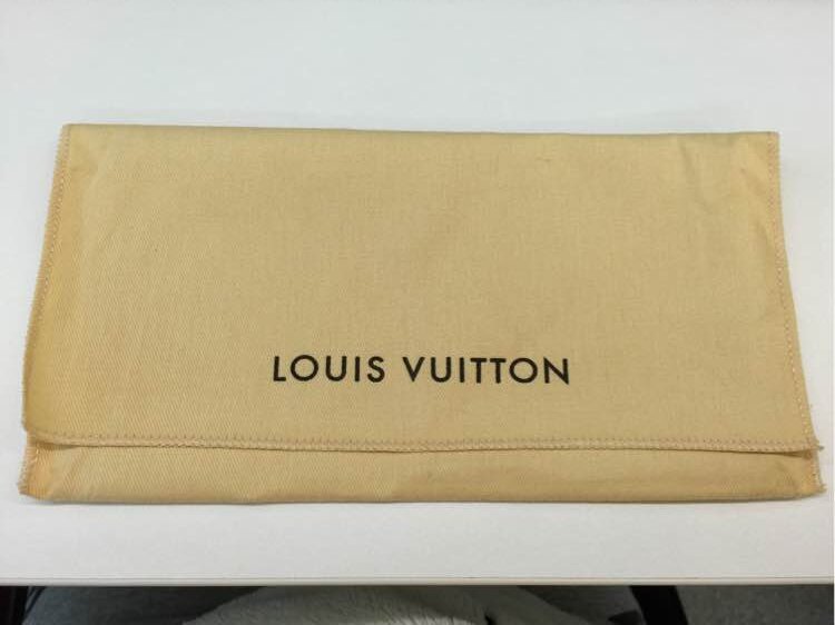 lv的鞋怎么看真假,怎么看lv真假腰包