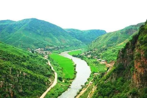 离石林不到20公里的地方,隐藏着昆明人没发现的苗王寨