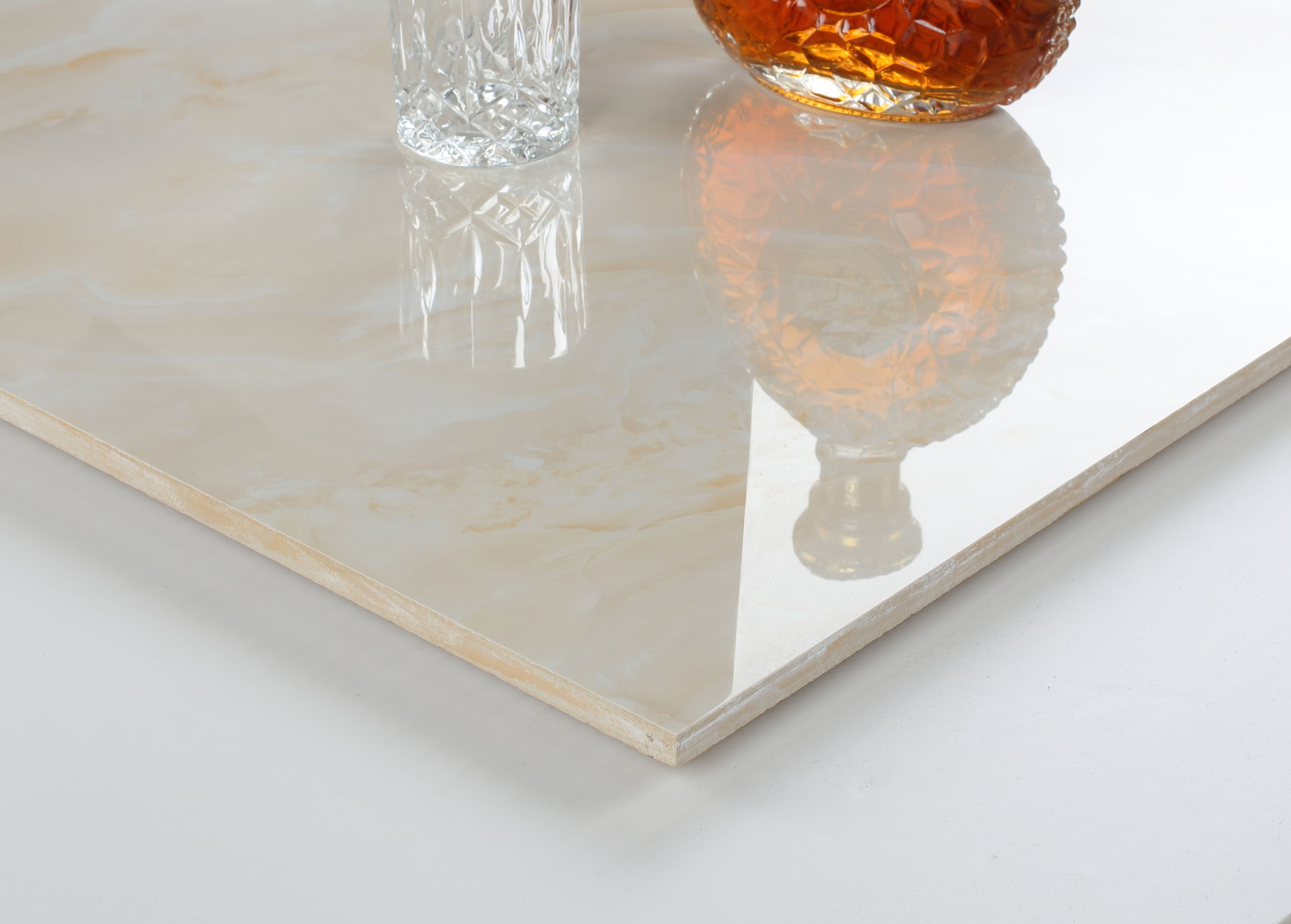 抛光砖抛釉砖通体大理石砖,通体大理石与抛釉砖防滑性