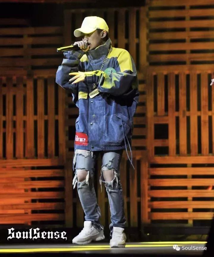 从《中国有嘻哈》rapper的服饰，看2017秋季服饰搭配