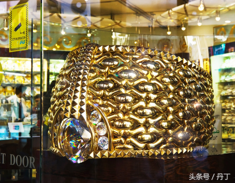 你们以为迪拜土豪遍地都是黄金吗,迪拜遍地黄金的印象是怎么来的