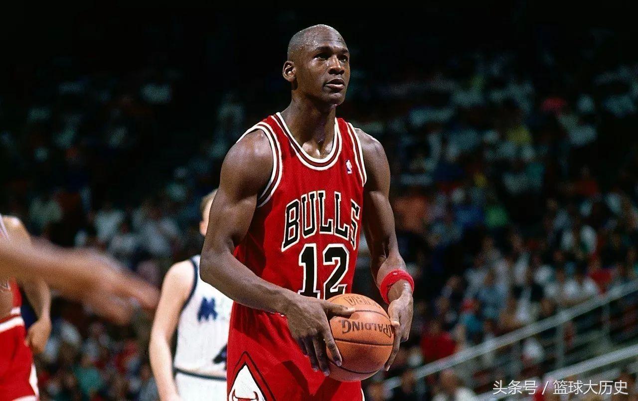 乔丹生涯穿过次数最多的球鞋,乔丹单场49分15篮板