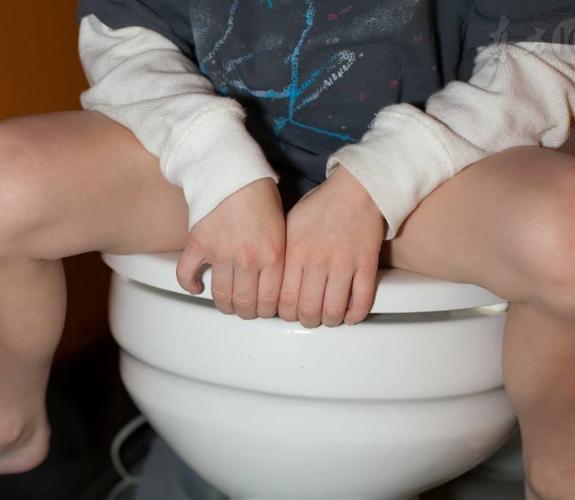 生姜贴肚脐治疗便秘的正确方法,推荐几款治疗便秘的食谱