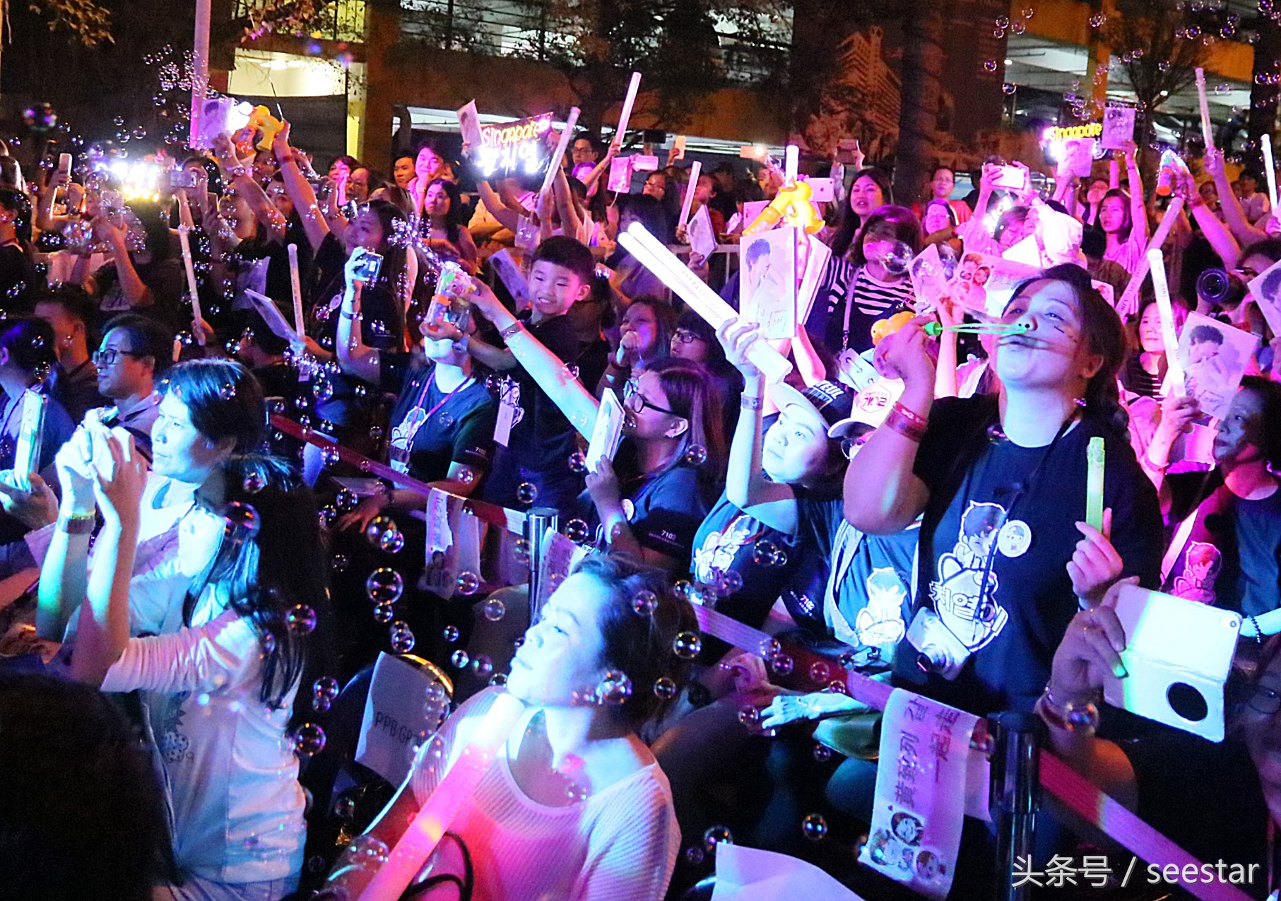 黄致列新闻当事人,黄致列拥抱歌迷