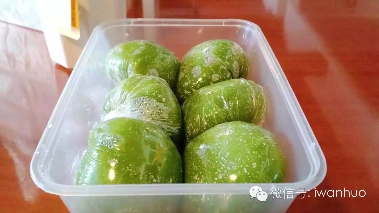 如何制作咸蛋黄肉松青团,咸蛋黄肉松酥教程