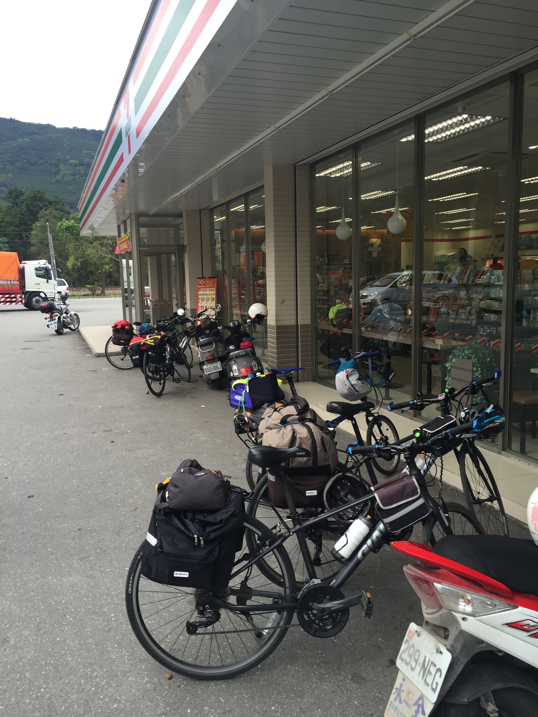 共享单车人人都能骑,共享单车人人都可以骑