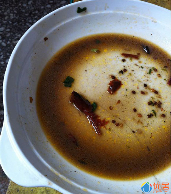 经常往马桶里倒剩菜会堵吗,马桶底部密封不好会导致马桶堵塞