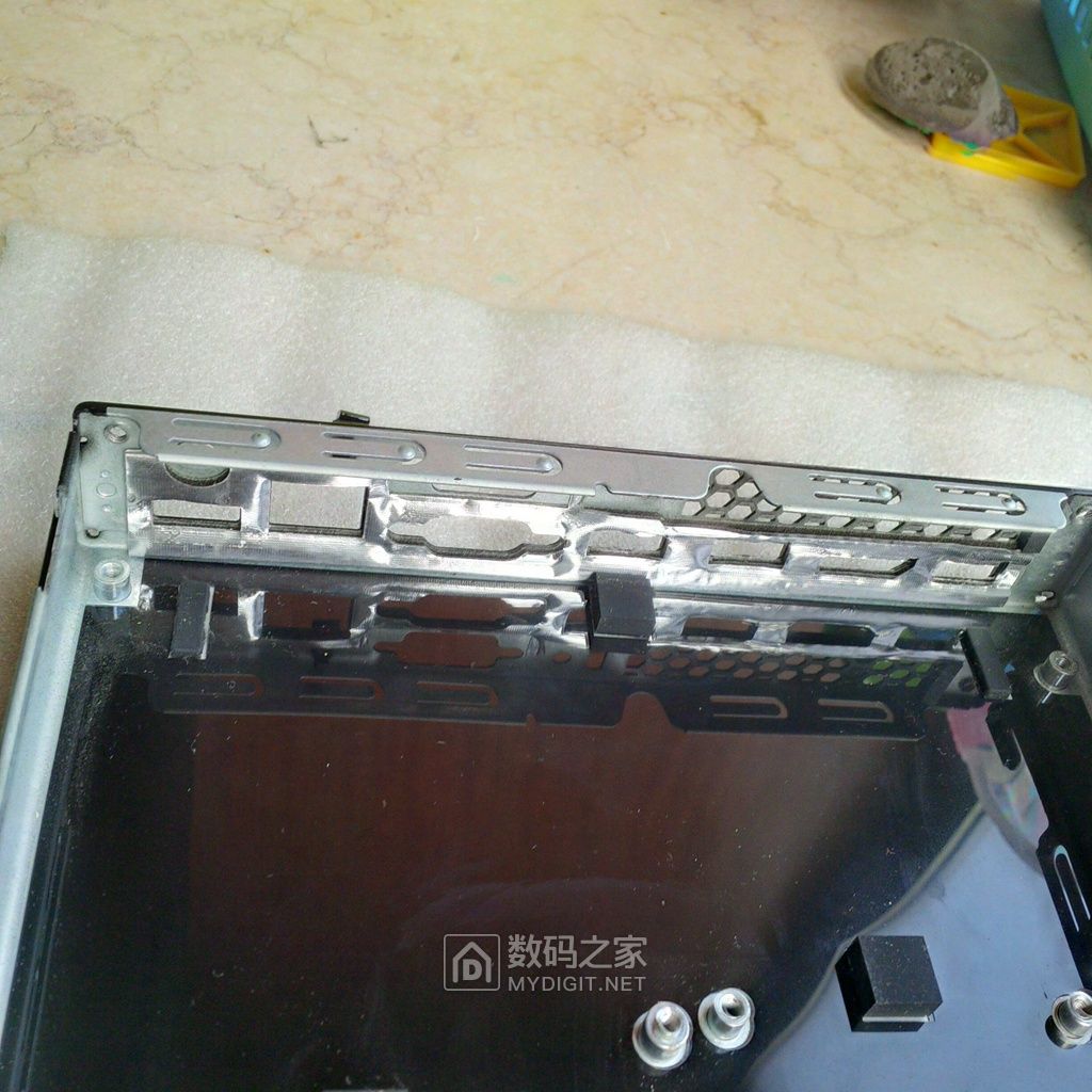 联想thinkcentre一体机怎么拆,联想thinkcentre一体机拆解