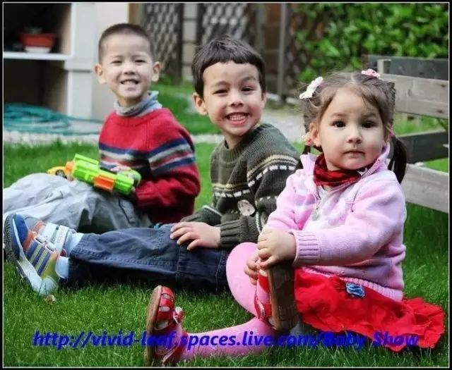 「德国现场」和孩子一起把乱哄哄的鞋子摆好：不唠叨/批评/咆哮