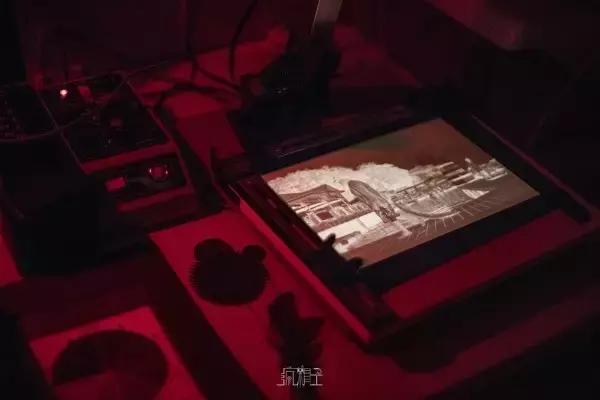 搏一搏，洗手间也能变暗房