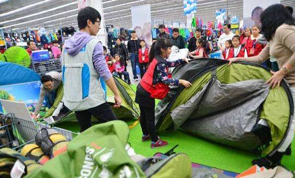 电商打不垮这家服装实体店？！只因这七招！