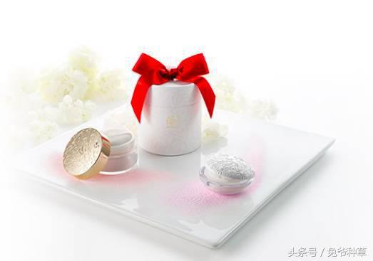 圣诞限定彩妆,圣诞限定彩妆必买清单价格