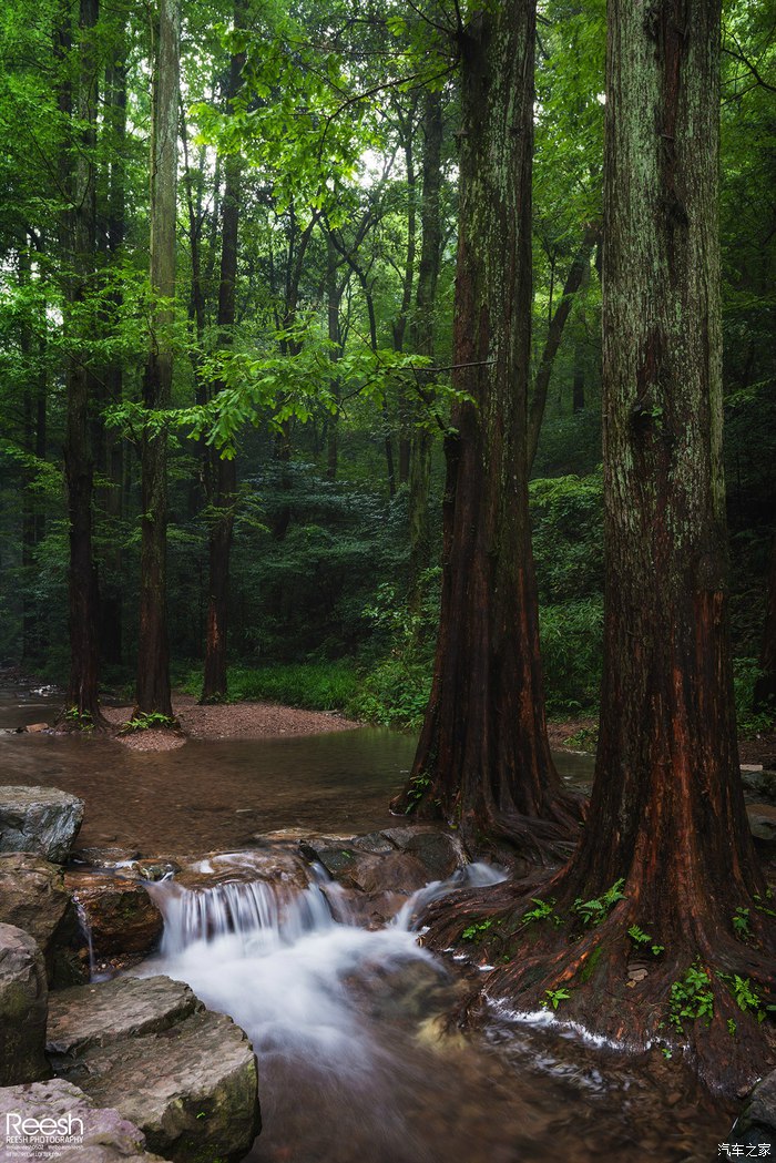 宝马X6,不谈性能如何!自驾遇上大雨还被拍成大片,颜值绝对够!