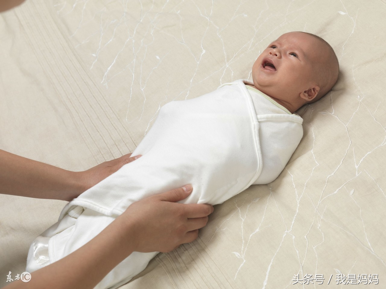 襁褓包适合多大的宝宝,宝宝襁褓包被怎么包