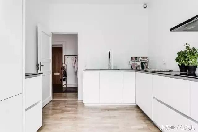 瞧，这是我去欧洲看的二手房，对比发现中国开发商简直就是渣！