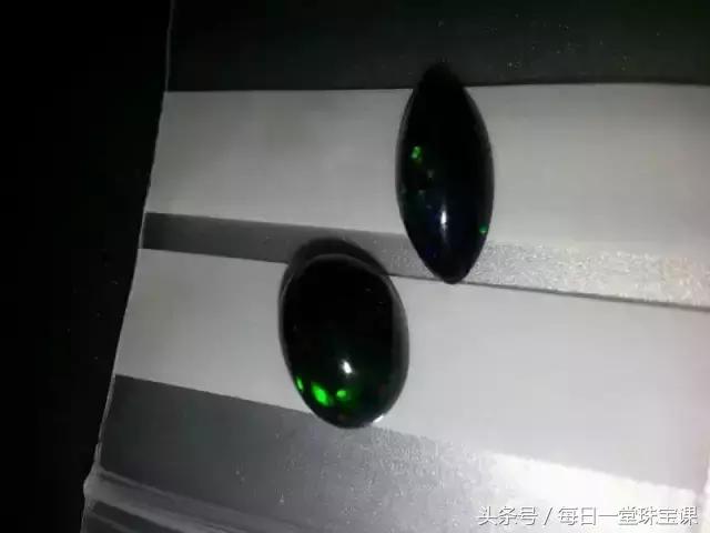 怎样挑选黑欧泊和白欧泊,如何挑选欧泊