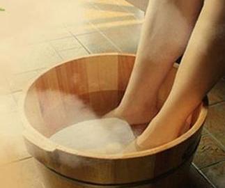 脚干裂怎么办？看中医怎么说？