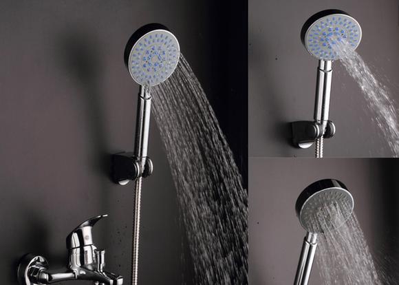 卫浴间花洒不出水、漏水怎么办?合肥邻居教我一招,维修工都服气