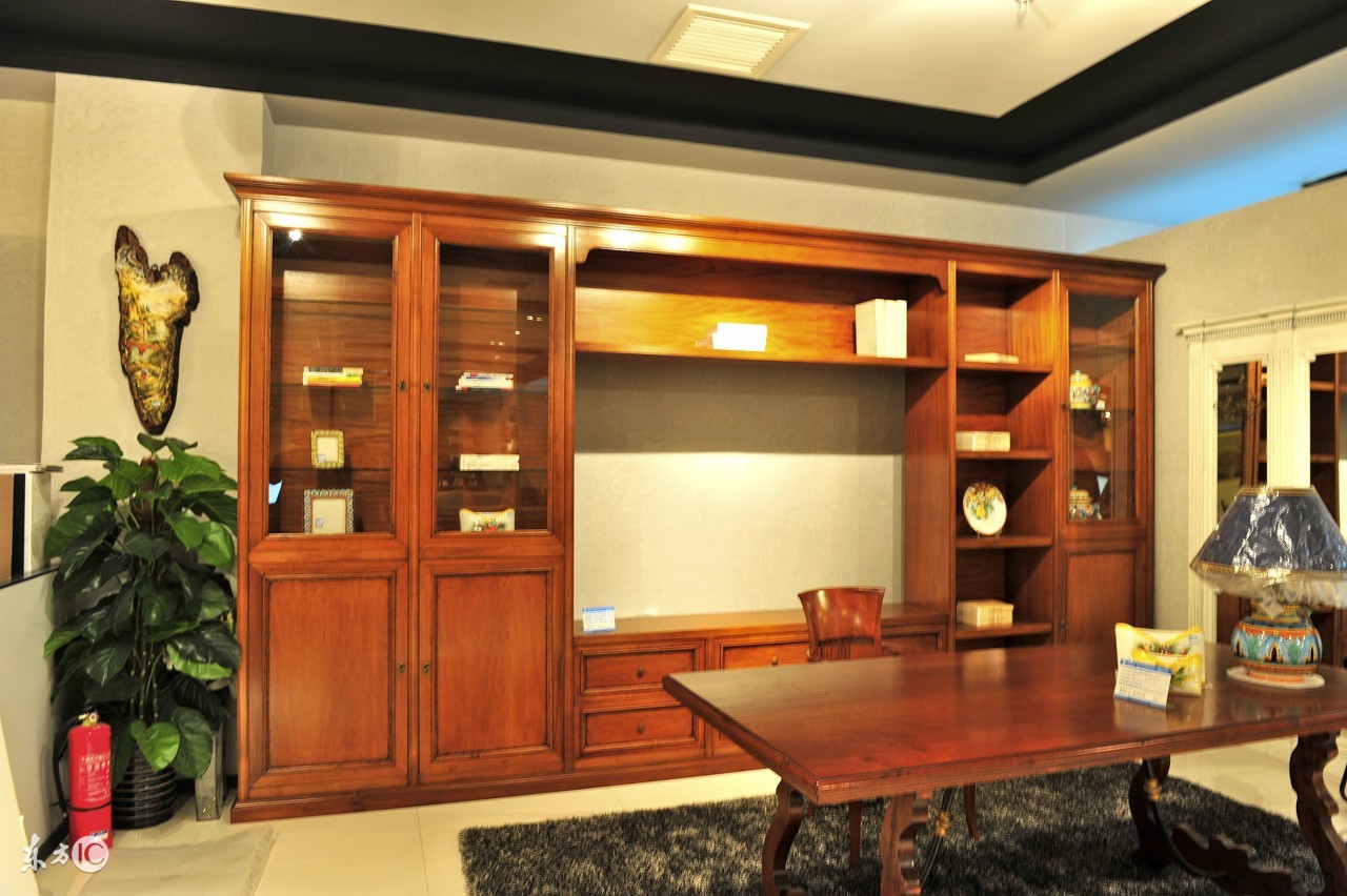 时尚电视柜款式推荐,轻奢风格电视柜怎么选