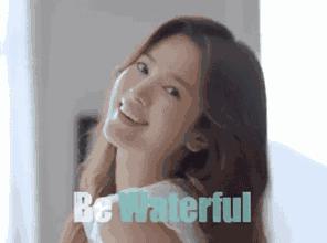 世界上最遥远的距离就是爱与不爱,世界上最遥远的距离每周日更新