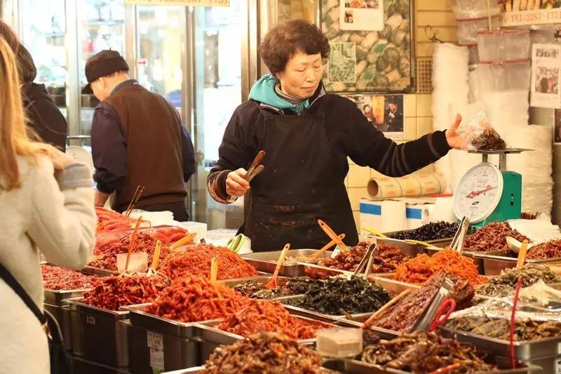 这里可能是唯一能够满足你吃到巨无霸海鲜和偶遇Runningman的地方了！