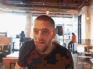 乐福样貌变化,乐福年轻时外貌