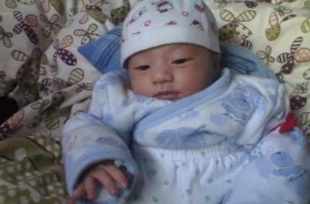 产妇刚生下宝宝再次被推进产房,产妇刚生下孩子医生却一脸难堪