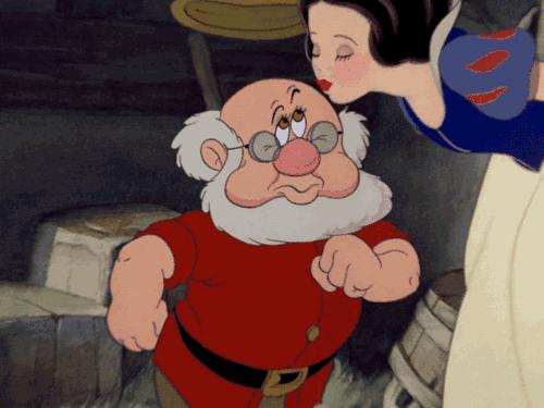 自从有了手机妈妈再也不用担心,自从有了美颜相机妈妈不担心