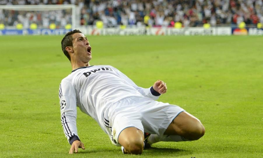 高难度，用庆祝动作比划广告，前申花外援世界杯预选赛进球惹争议