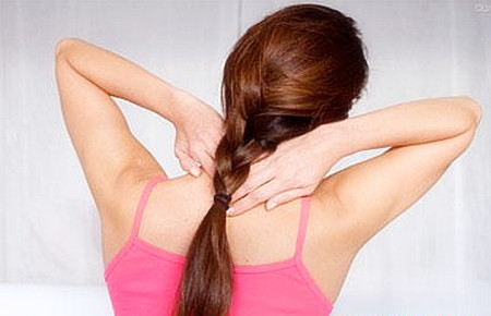 颈椎病导致落枕怎么缓解,落枕导致颈椎关节错位