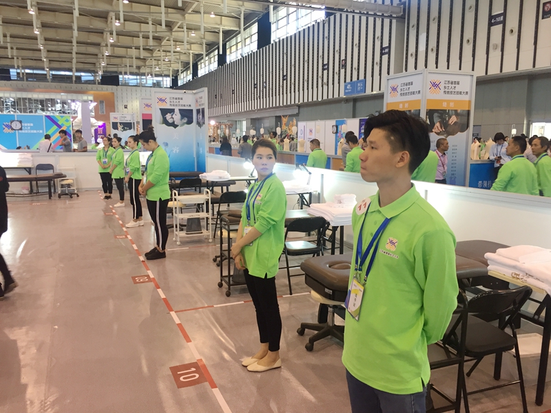 与国际接轨的美容化妆比赛是啥样的？