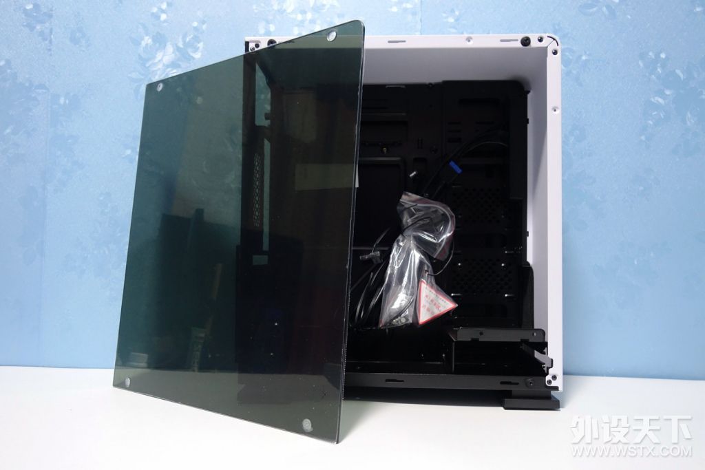 性价比最低吃鸡主机,先马工匠5号机箱装机流程