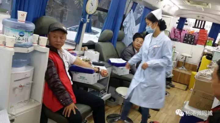 柘港乡政府大院内一群人干了件事，百姓拍手叫好