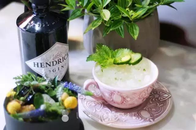 「微微8醺」vol.6|是金酒代表了人,还是人喝出了金酒的优雅?