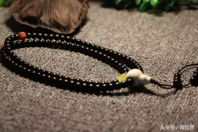 手串没有弹绳断了怎么再串起来,手串盘着突然断了在哪里重新穿