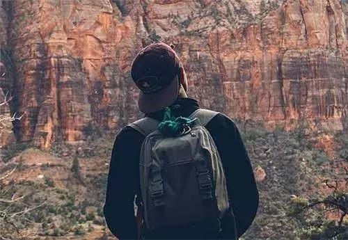 爬山导致膝盖疼怎么恢复,爬山后膝盖疼吃什么药