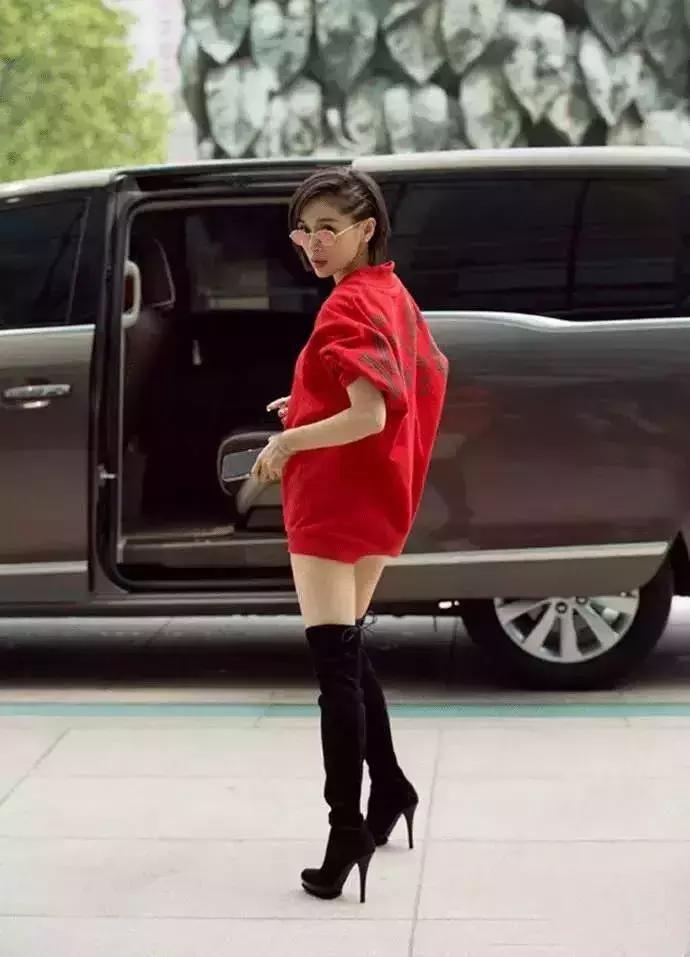 杨幂王子文同款鞋子,王子文杨幂都这么穿