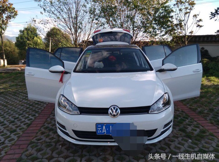 大众神车高尔夫多少钱,大众小钢炮高尔夫四驱