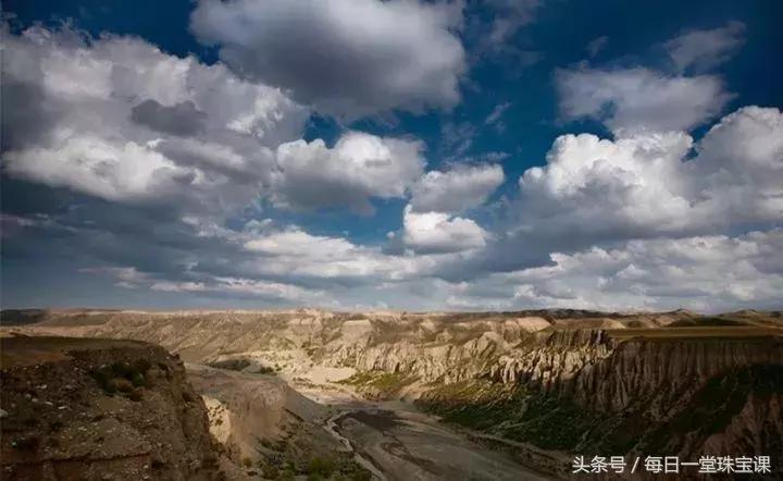 当初遍地无人识，如今身价飙千倍！现在去*疆新**捡石头，还来得及吗