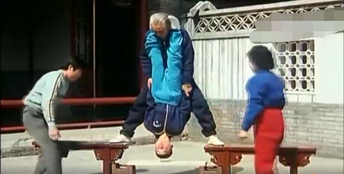 侯氏童子功真厉害！释延觉：还是以前的孩子能下功夫练