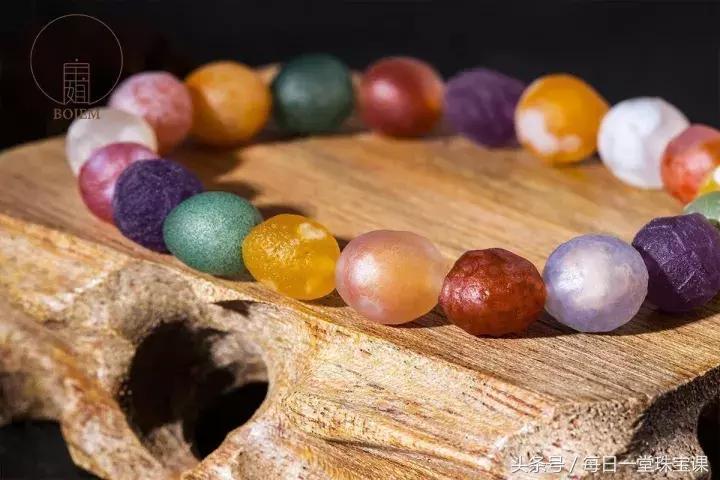 当初遍地无人识，如今身价飙千倍！现在去*疆新**捡石头，还来得及吗