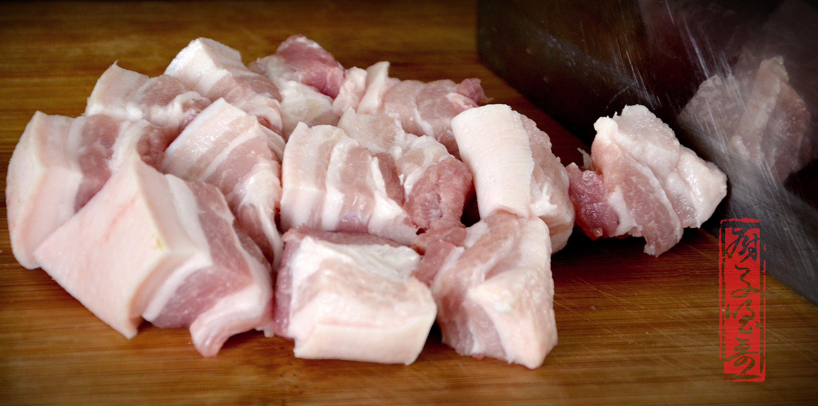 不加一滴水的浓油赤酱红烧肉,不加一滴水的黄酒红烧肉