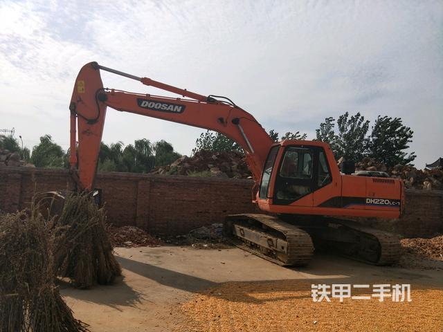 二手现代挖掘机推荐哪款,6万到8万的二手挖掘机哪个好