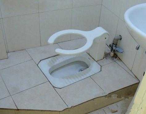 现在卫生间流行的马桶怎么装,安装蹲着式马桶全过程