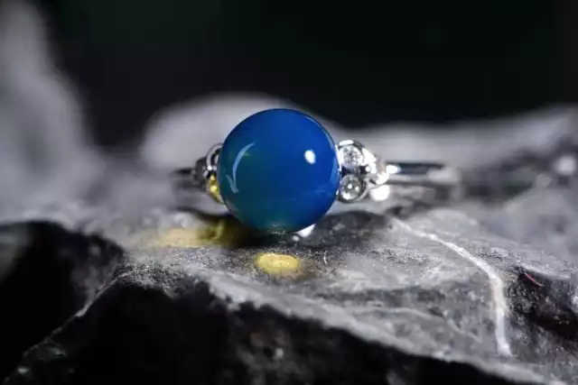 蜜蜡的种类及图片介绍,蜜蜡的种类及价值及图片