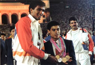 易建联扔鞋事件是哪一年,易建联丢李宁鞋事件