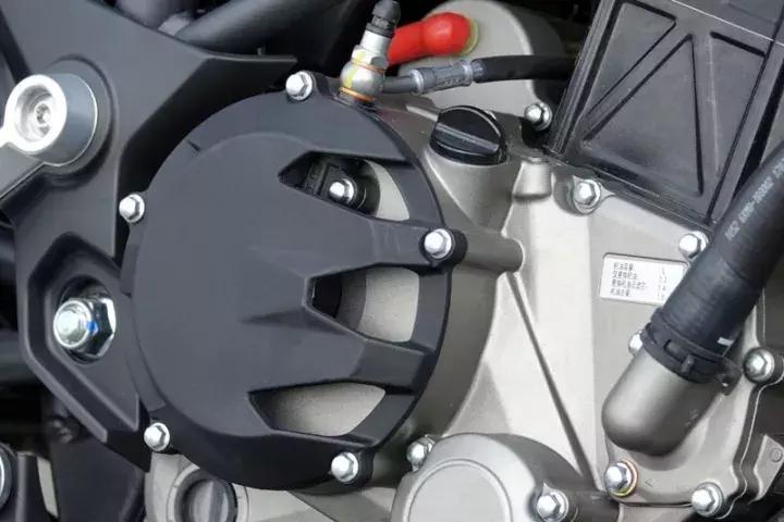 7.21秒国产加速最强250诞生：春风250NK，顺便把一些300cc也秒了